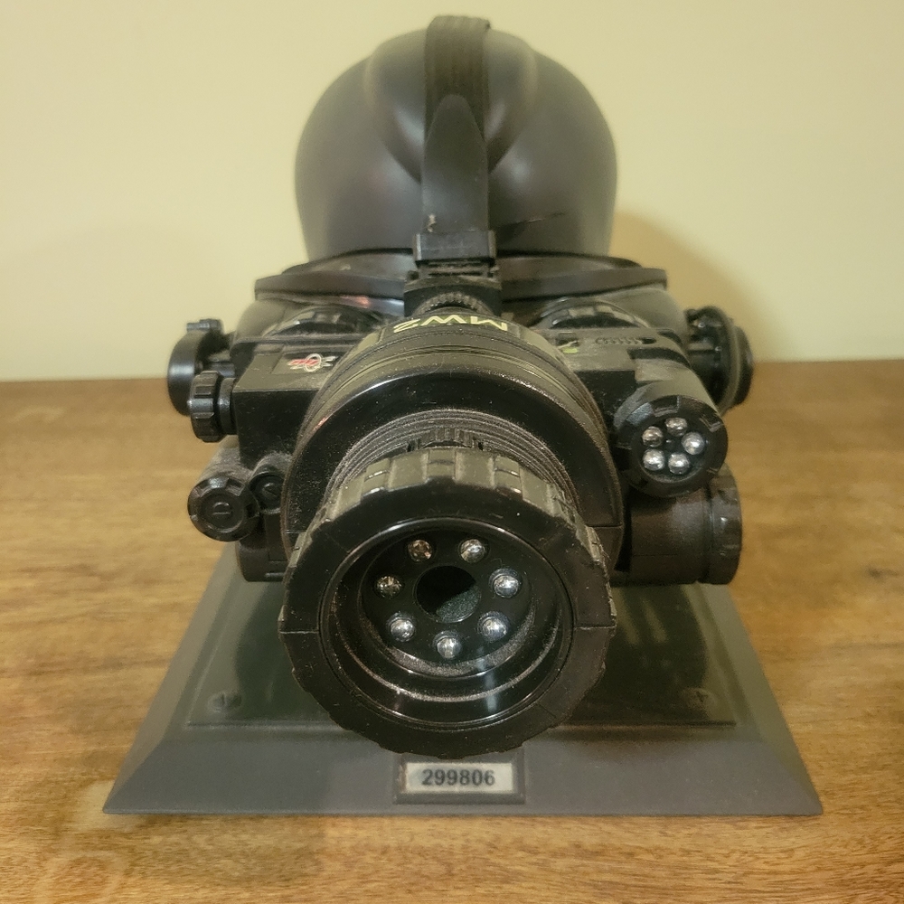 Modern warfare 2 collectors night vision goggles